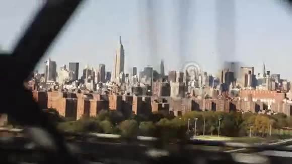 帝国大厦从地铁曼哈顿大桥纽约视频的预览图