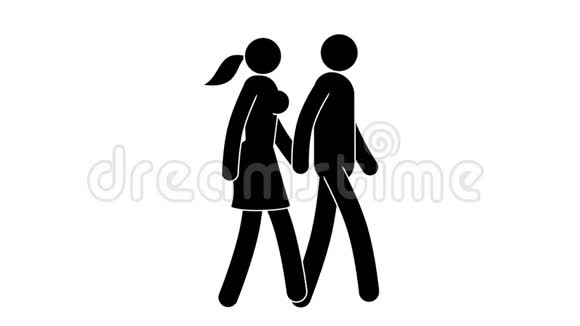一对男人和女人手牵手走着视频的预览图