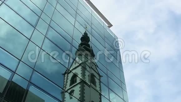 克拉根福大教堂钟楼景观视频的预览图