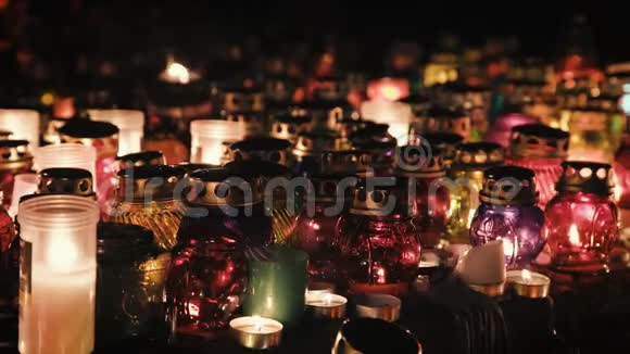 在死亡的日子万圣节点燃蜡烛视频的预览图