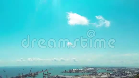 从空中俯瞰巴塞罗那港口西班牙时间点视频的预览图