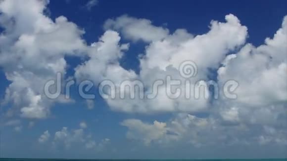 海洋和云层视频的预览图