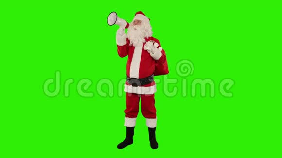 有扩音器的圣诞老人宣布正面观看绿色屏幕股票录像视频的预览图