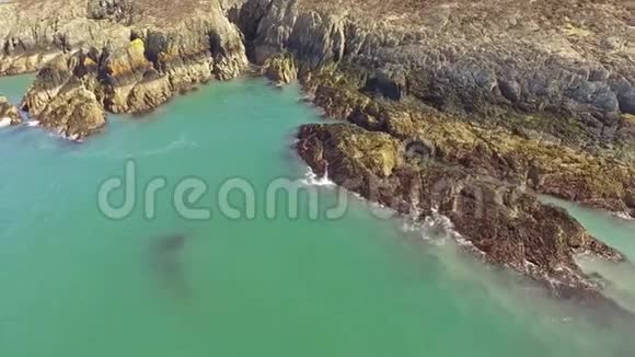 威尔士阿姆鲁奇美丽海岸鸟瞰图英国视频的预览图