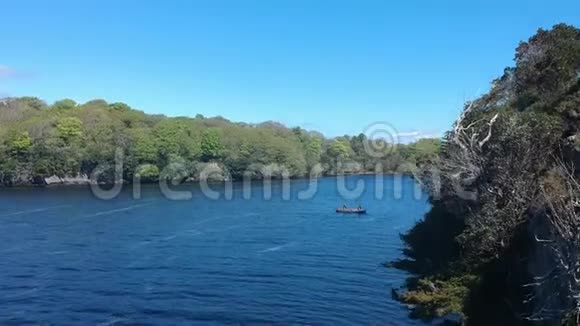 爱尔兰基拉尼国家公园惊人的空中飞行镜头视频的预览图
