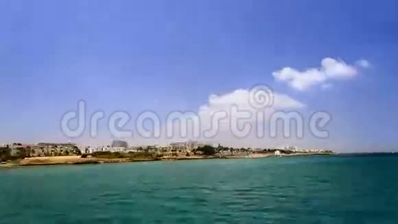 游轮在海边旅行视频的预览图