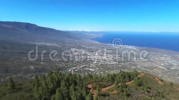 西班牙加那利岛特内里费岛南部吉马尔地区的空中镜头视频的预览图