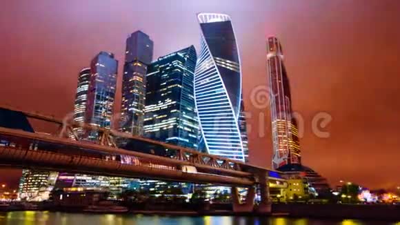 莫斯科市国际商务区夜间延时超移视频的预览图