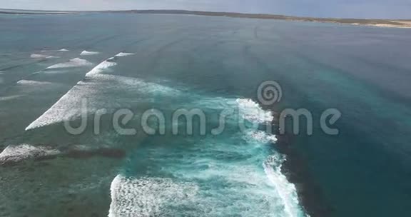 冲浪点断路器天线鲨鱼湾世界遗产区德克哈托格岛视频的预览图