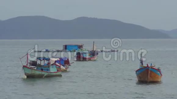 越南船只在海上日落芽庄越南旅游景观和目的地视频的预览图