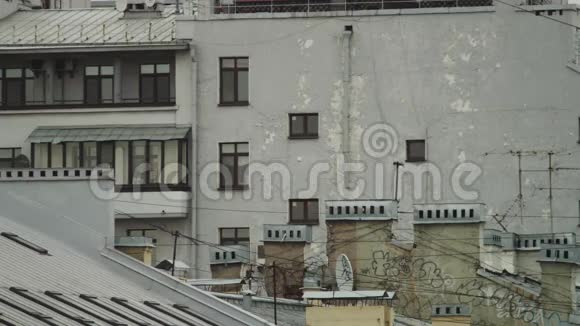 萨因特佩特斯堡俄罗斯看到有房子和人的步行街视频的预览图