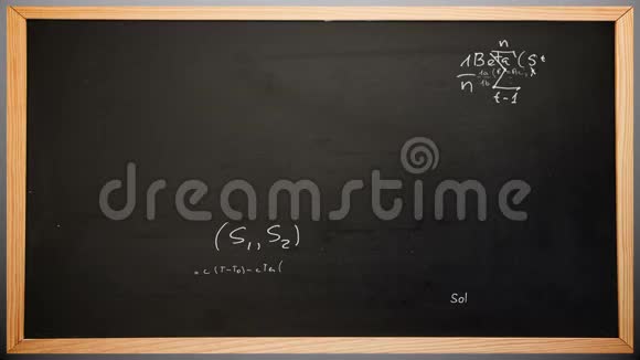 数学出现在黑板上视频的预览图