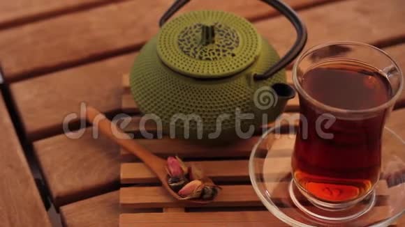 土耳其茶和茶壶视频的预览图