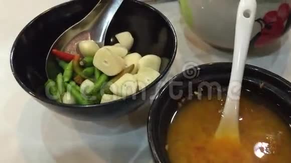 泰国菜大蒜和青椒视频的预览图