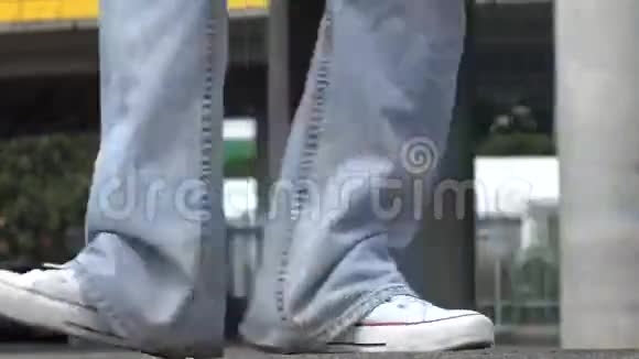 脚鞋子舞蹈步法天赋视频的预览图