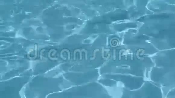 游泳池里的蓝色水视频的预览图