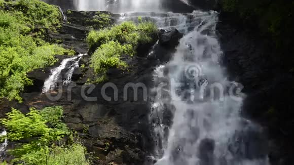 麻科拉瀑布主瀑布无缝环视频的预览图