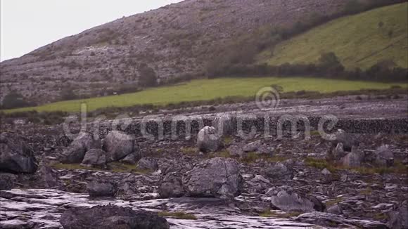 爱尔兰的洛基地形视频的预览图