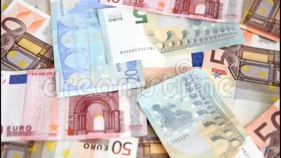 欧元钞票被吹走了视频的预览图