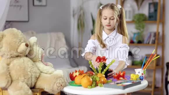装饰水果食品视频的预览图