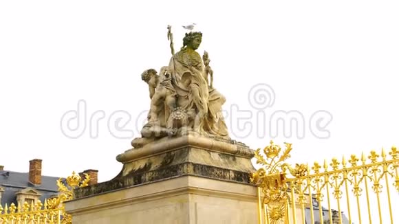 凡尔赛宫围墙雕塑视频的预览图