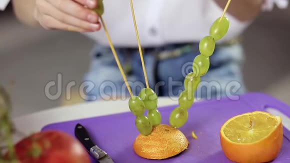 装饰水果食品视频的预览图