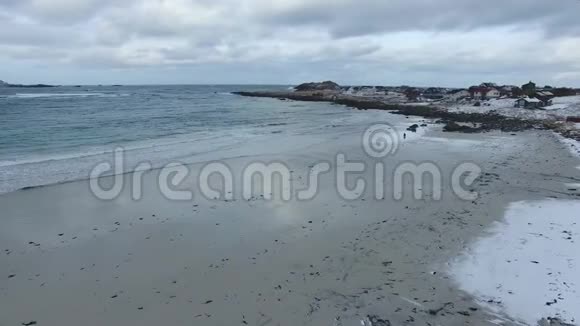 洛福滕岛的兰伯格斯特兰达海滩视频的预览图