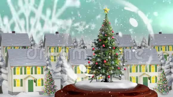 美丽的圣诞动画圣诞树在神奇的村庄迎着雪花飘落视频的预览图