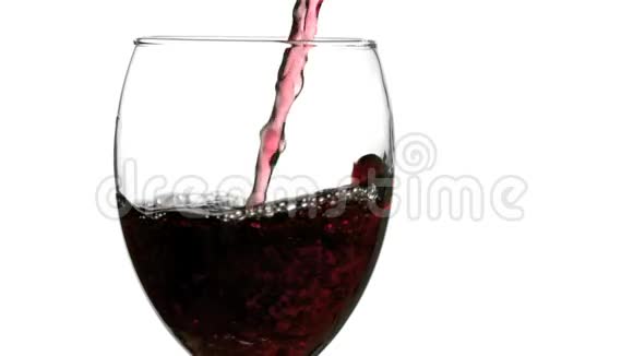 红酒溅在杯子里视频的预览图