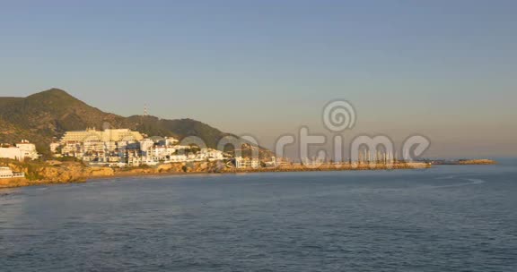 日落时间点海岸全景西班牙视频的预览图
