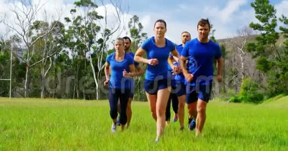 适合4k新兵训练营慢跑的人视频的预览图