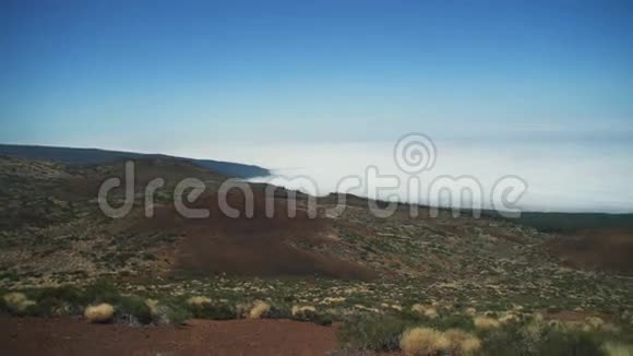 摄像机拍摄山脉视频的预览图