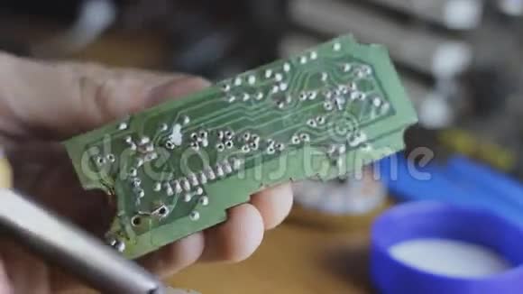 微芯片发明家接线电路视频的预览图