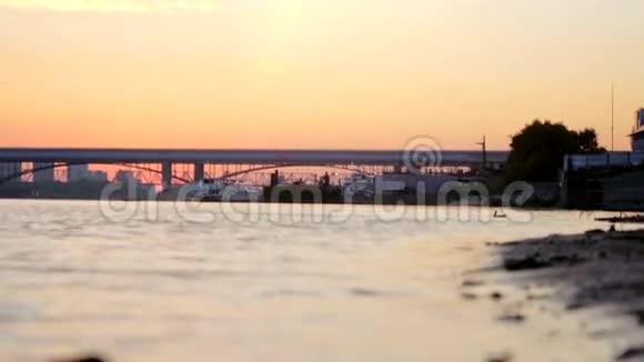 美丽的日落景观码头建筑和城市景观在新西伯利亚4k3840x2160视频的预览图