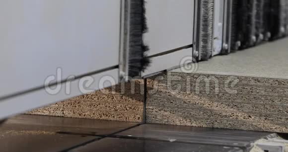 工业室内家具厂家具制造刨花板模切机中密度纤维板加工视频的预览图