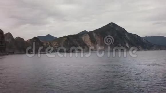 位于阿瓦查太平洋海湾西南部的堪察加半岛东南海岸的海洋存量录像视频的预览图