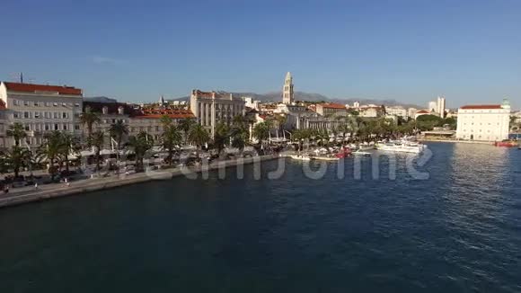 克罗地亚斯普利特老城的堤岸航空照片视频的预览图