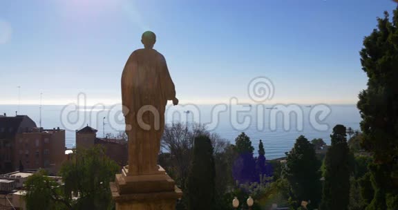 塔拉戈纳雕像太阳光观地中海4k西班牙视频的预览图