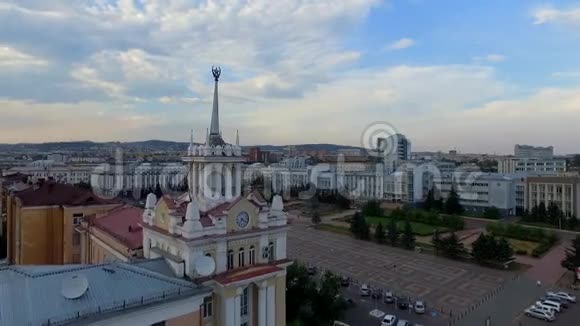 市区乌兰乌德飞行无人机射空观俄罗斯布里亚蒂亚视频的预览图