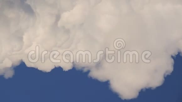 时间流逝背景蓝天上白云云如烟视频的预览图