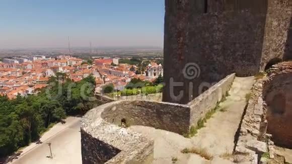 中世纪卡斯特洛德帕尔梅拉塔的城市背景鸟瞰视频的预览图