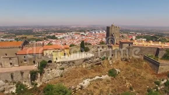 中世纪卡斯特洛德帕尔梅拉塔的城市背景鸟瞰视频的预览图