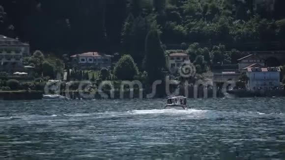 意大利科莫岛上的船和游艇视频的预览图