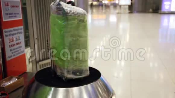 曼谷机场包裹行李服务视频的预览图