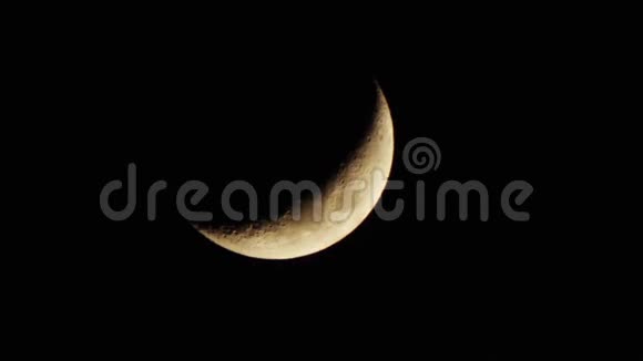 夜空中的大月亮视频的预览图