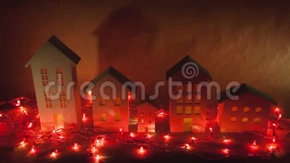 装饰华丽的房子与红色圣诞节视频的预览图