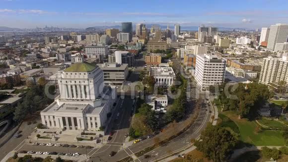 奥克兰加利福尼亚市中心城市天际线梅里特湖旧金山视频的预览图