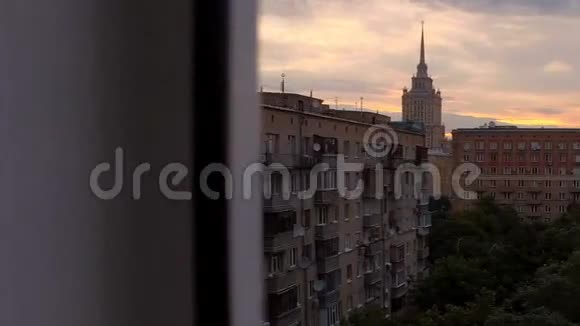 清晨前往莫斯科法院和高层建筑视频的预览图