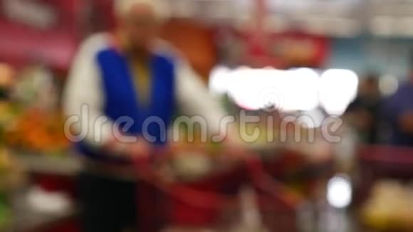 巴西一家超市的人很模糊视频的预览图