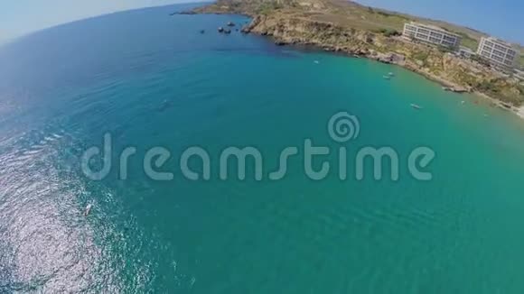 鸟瞰风景如画的海岸马耳他视频的预览图